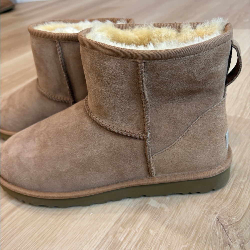 UGG classic mini. Never worn brand new. Mens 10